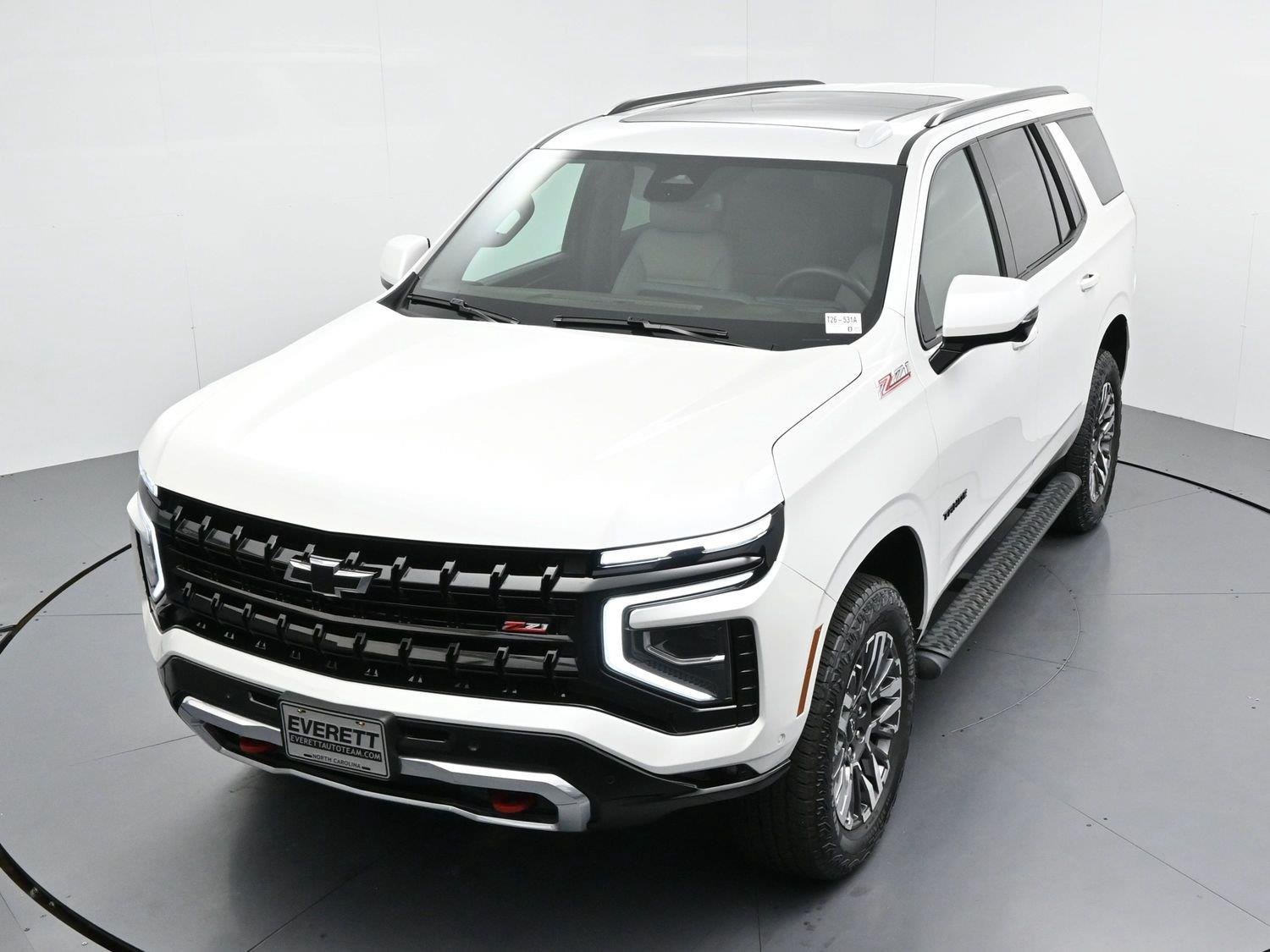 Used 2025 Iridescent Pearl Tricoat Chevrolet Z71 image 37
