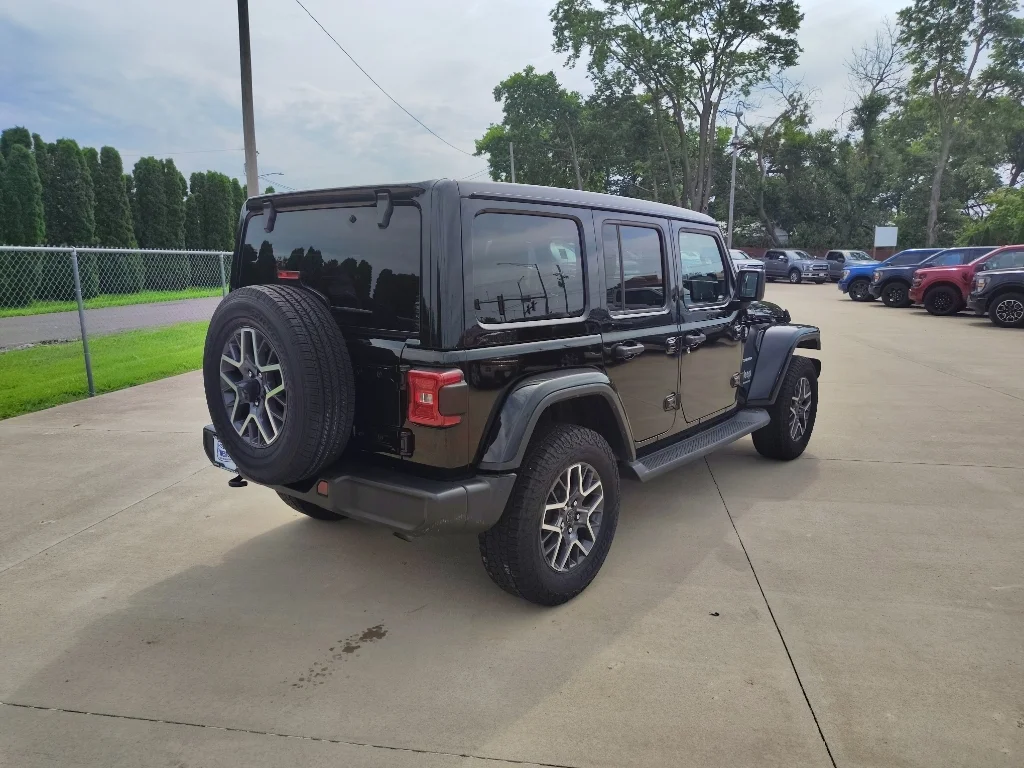 Used 2024 Black Clearcoat Jeep Sahara image 4