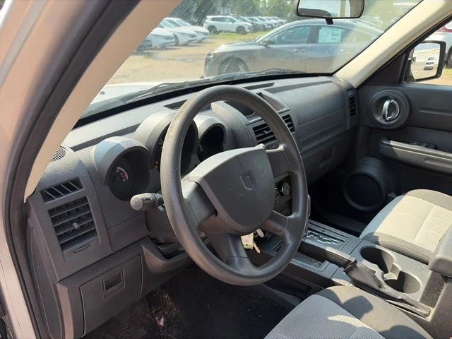Used 2009 Silver Dodge SE image 23