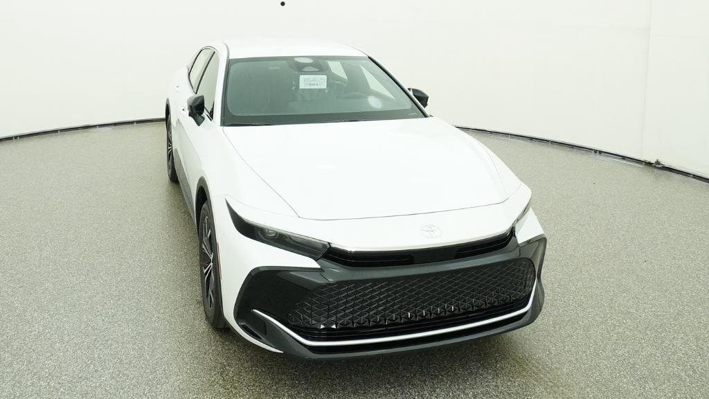 New 2026 Oxygen White Toyota XLE image 7