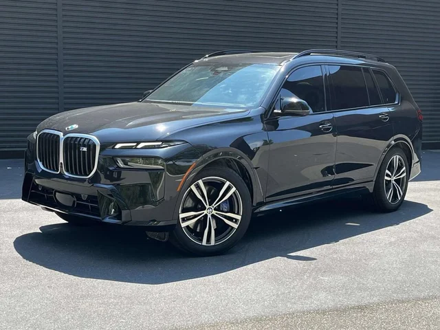 2025 BMW X7 M60i