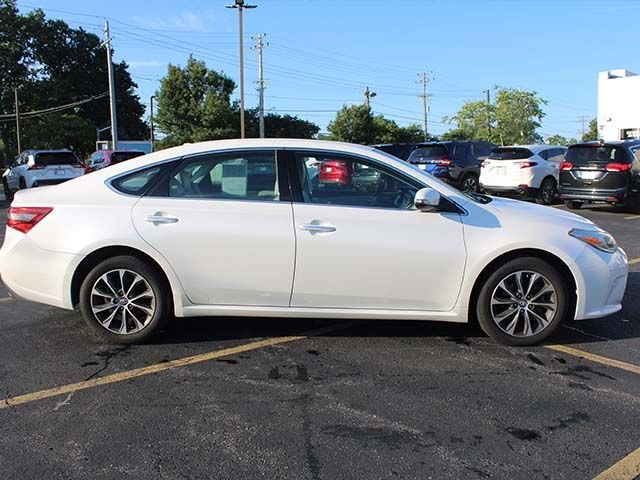Used 2017 Blizzard Pearl Toyota XLE image 5