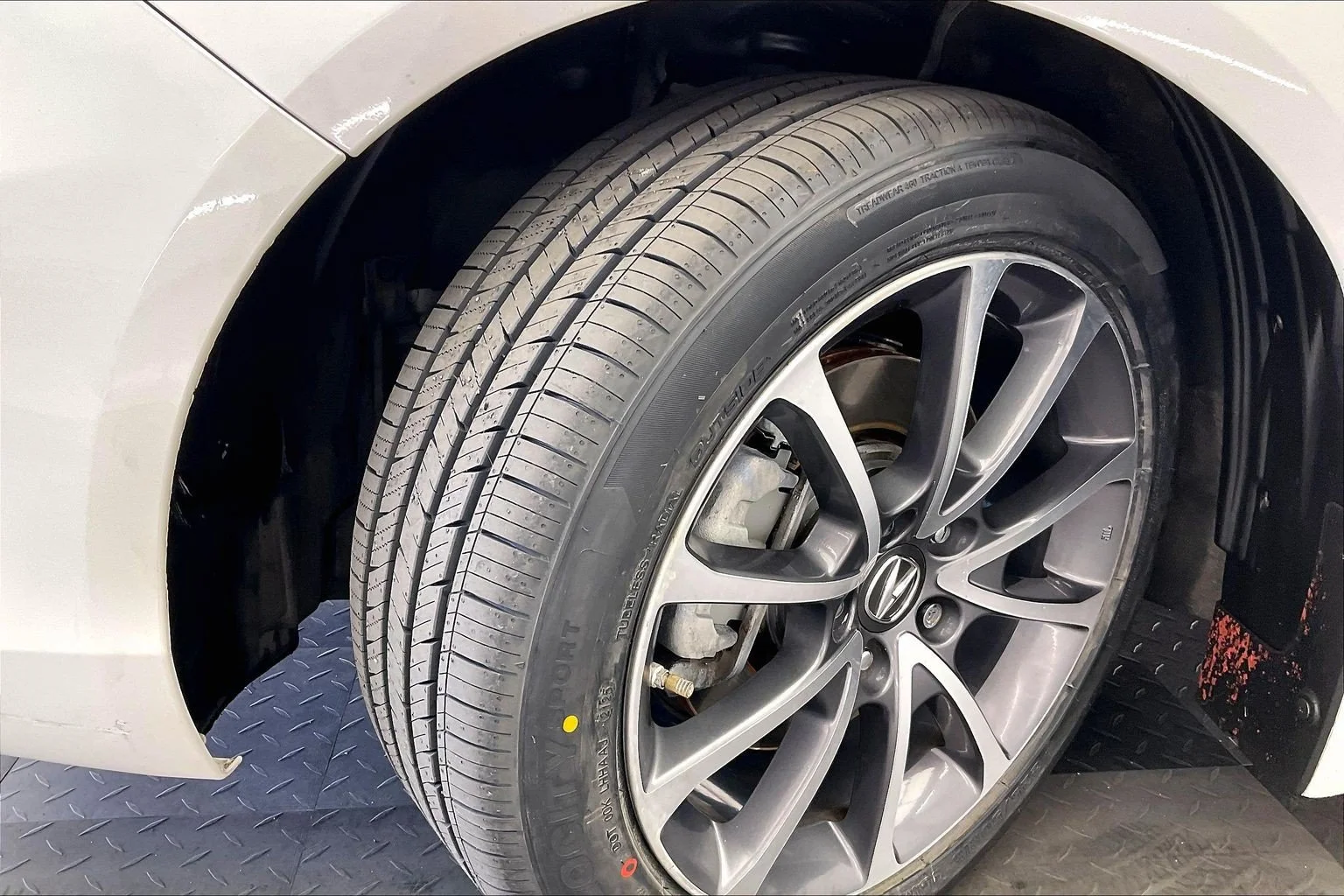 Used 2018 Bellanova White Pearl Acura 3.5L V6 image 32