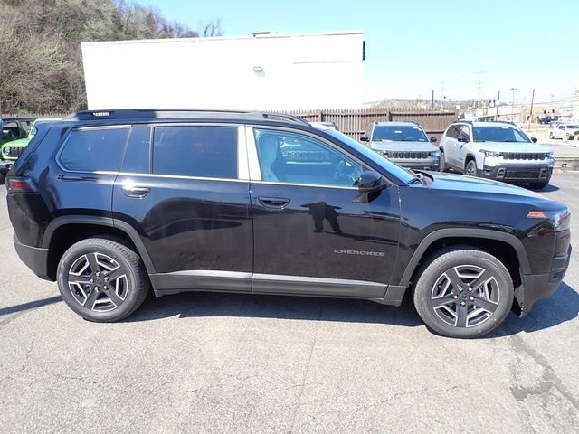 New 2026 Diamond Black Crystal Pearl-Coat Exterior Paint Jeep Limited image 8