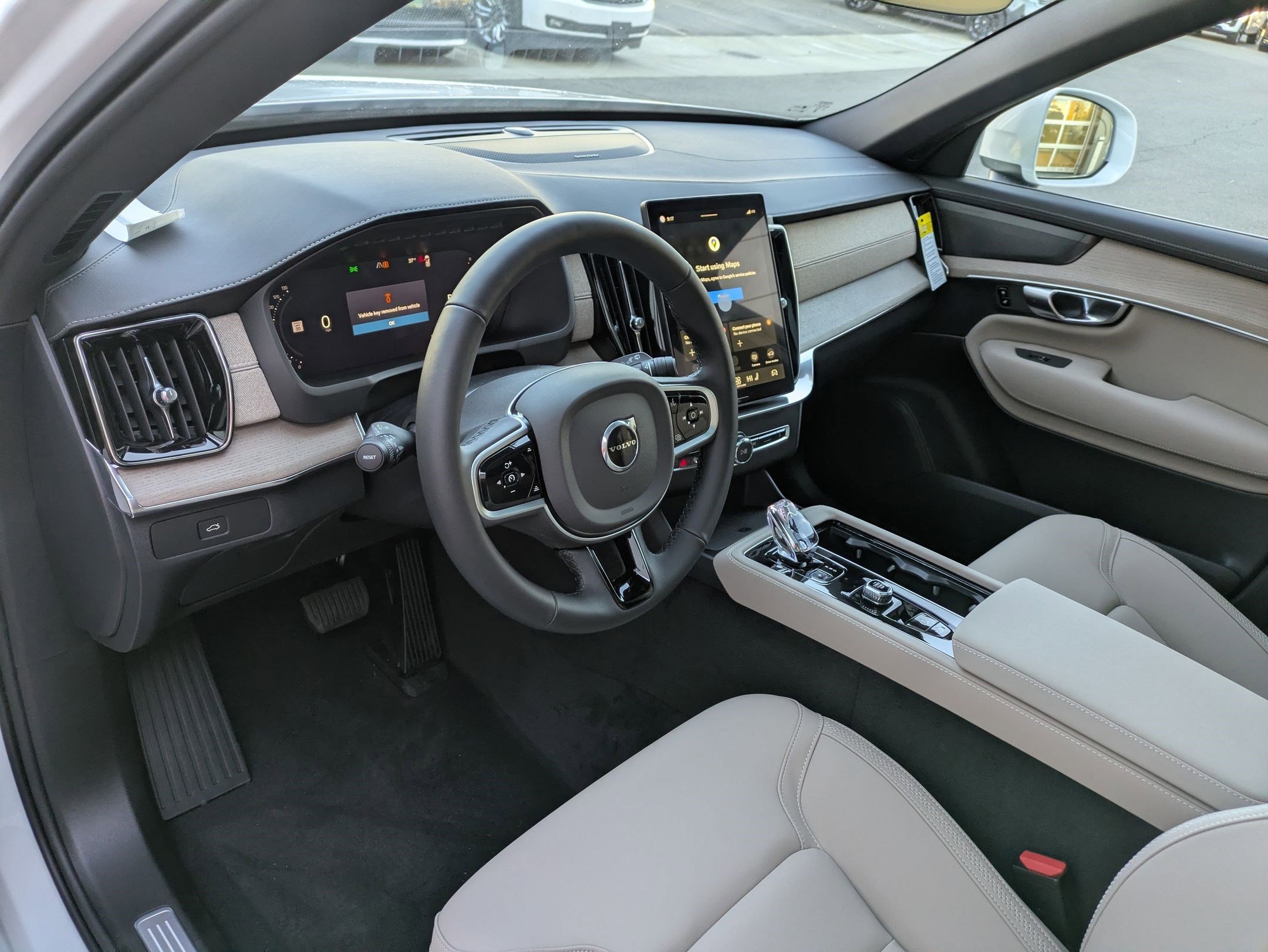2026 Volvo XC90 Plus - Photo 10