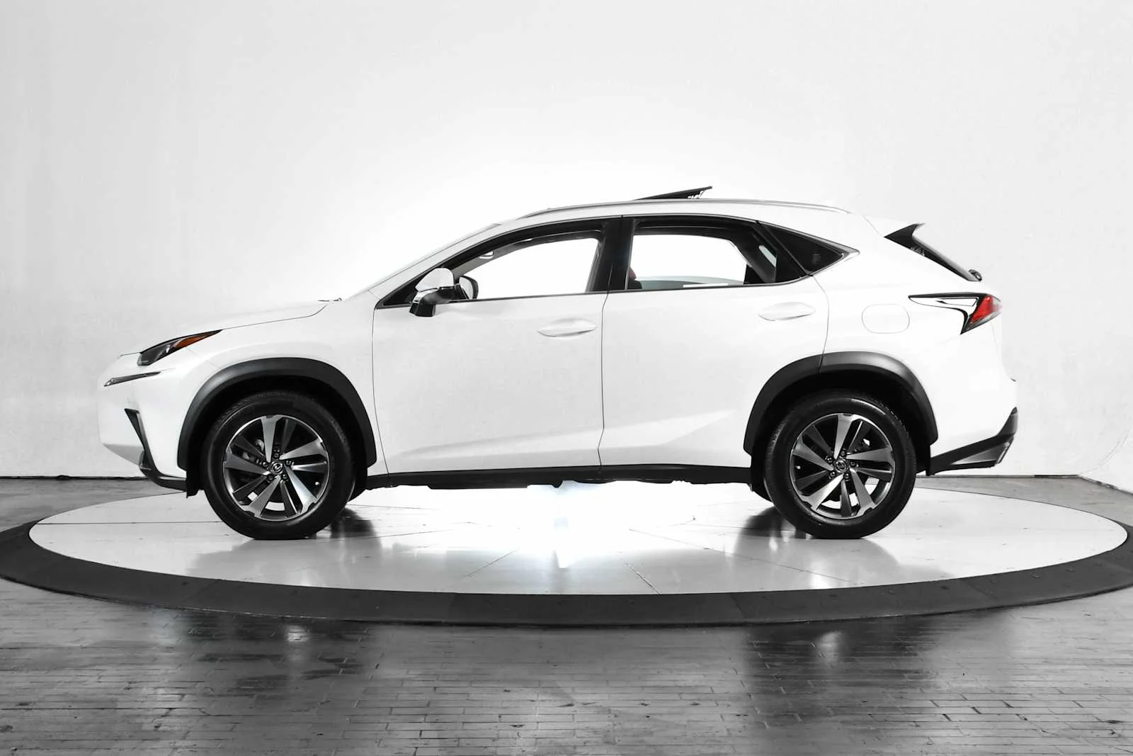 Used 2020 Eminent White Pearl Lexus  image 2