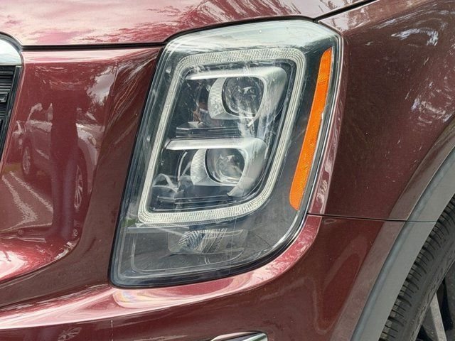 Certified Used 2022 Purple Kia SX image 42