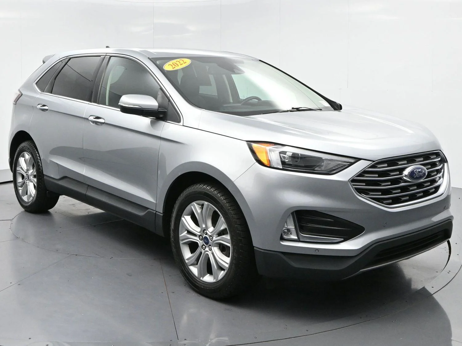 Used 2022 Iconic Silver Ford Titanium image 2