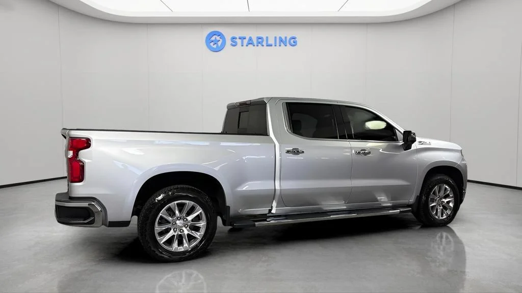 Used 2021 SILVER ICE METALLIC Chevrolet LTZ image 11