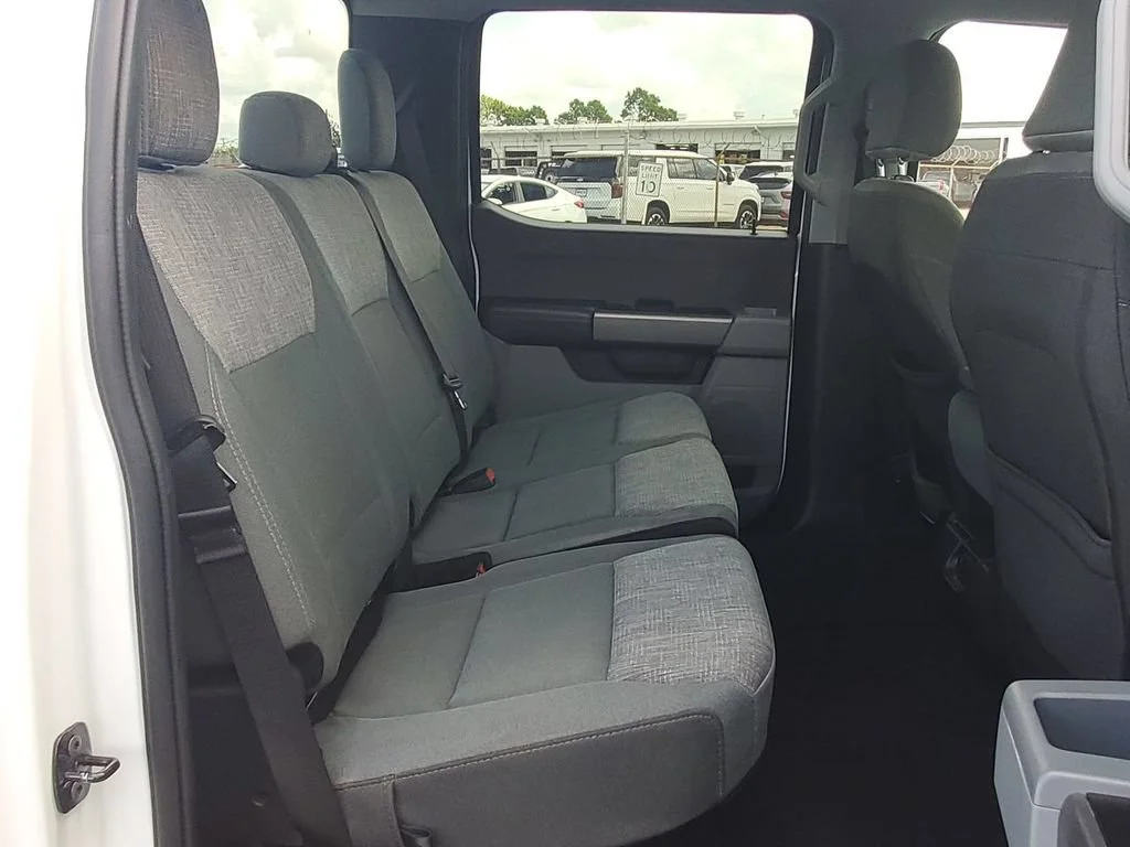 Used 2025 White Ford XL image 32