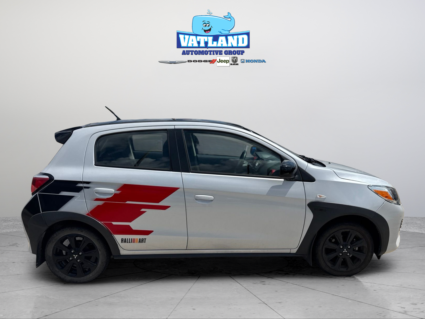 Used 2023  Mitsubishi Black Edition image 15