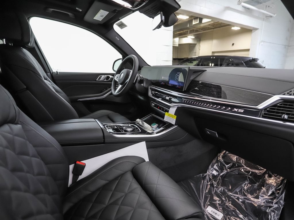 New 2026 Gray Metallic BMW xDrive40i image 30