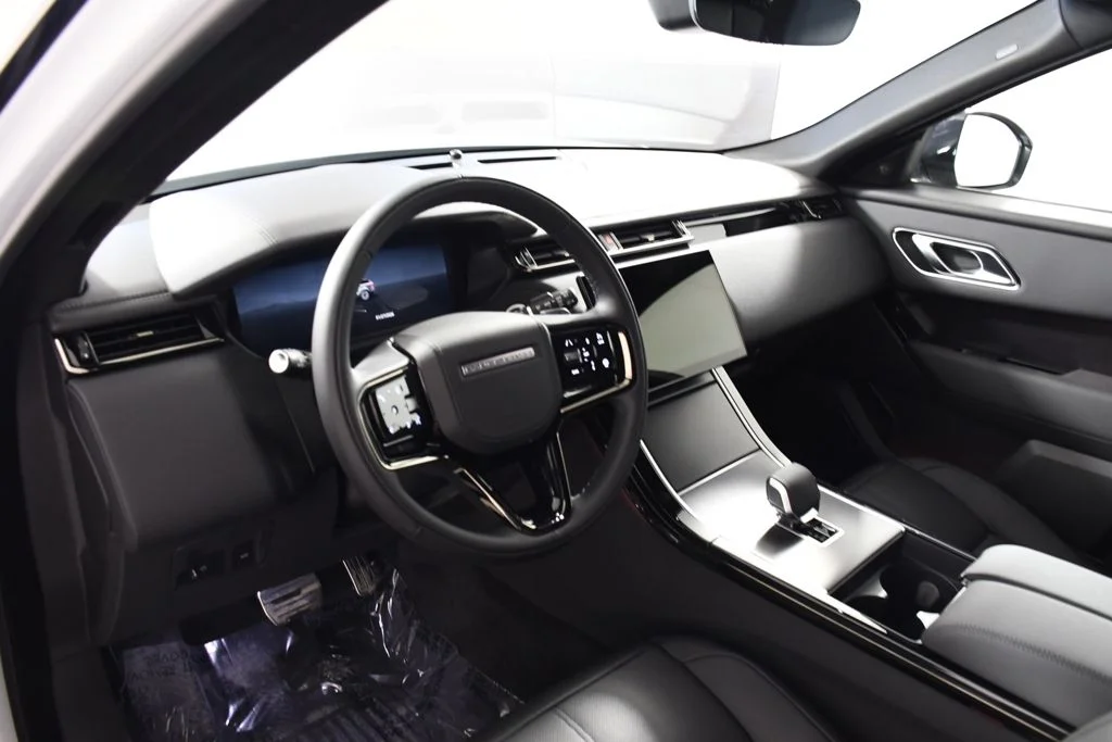 New 2026 Fuji White Land Rover Dynamic SE image 12