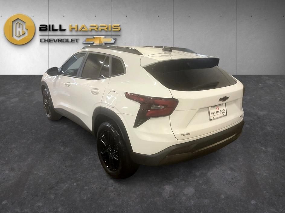 Used 2025 White Chevrolet ACTIV image 12