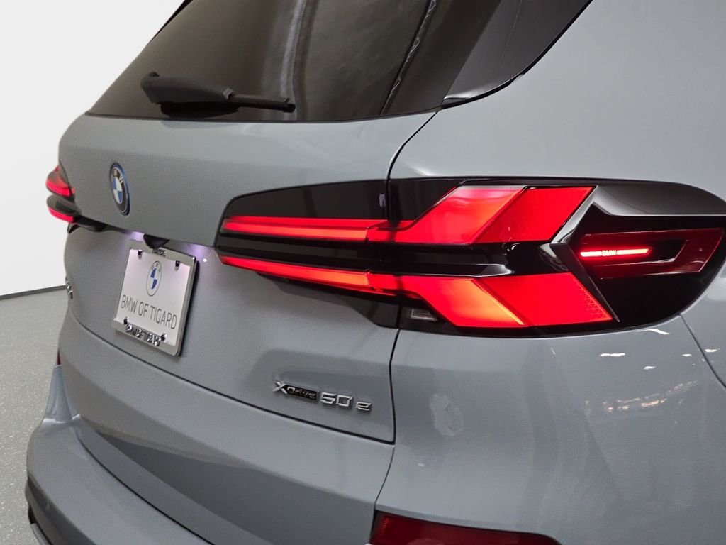 New 2026 Brooklyn Grey Metallic BMW xDrive50e image 33