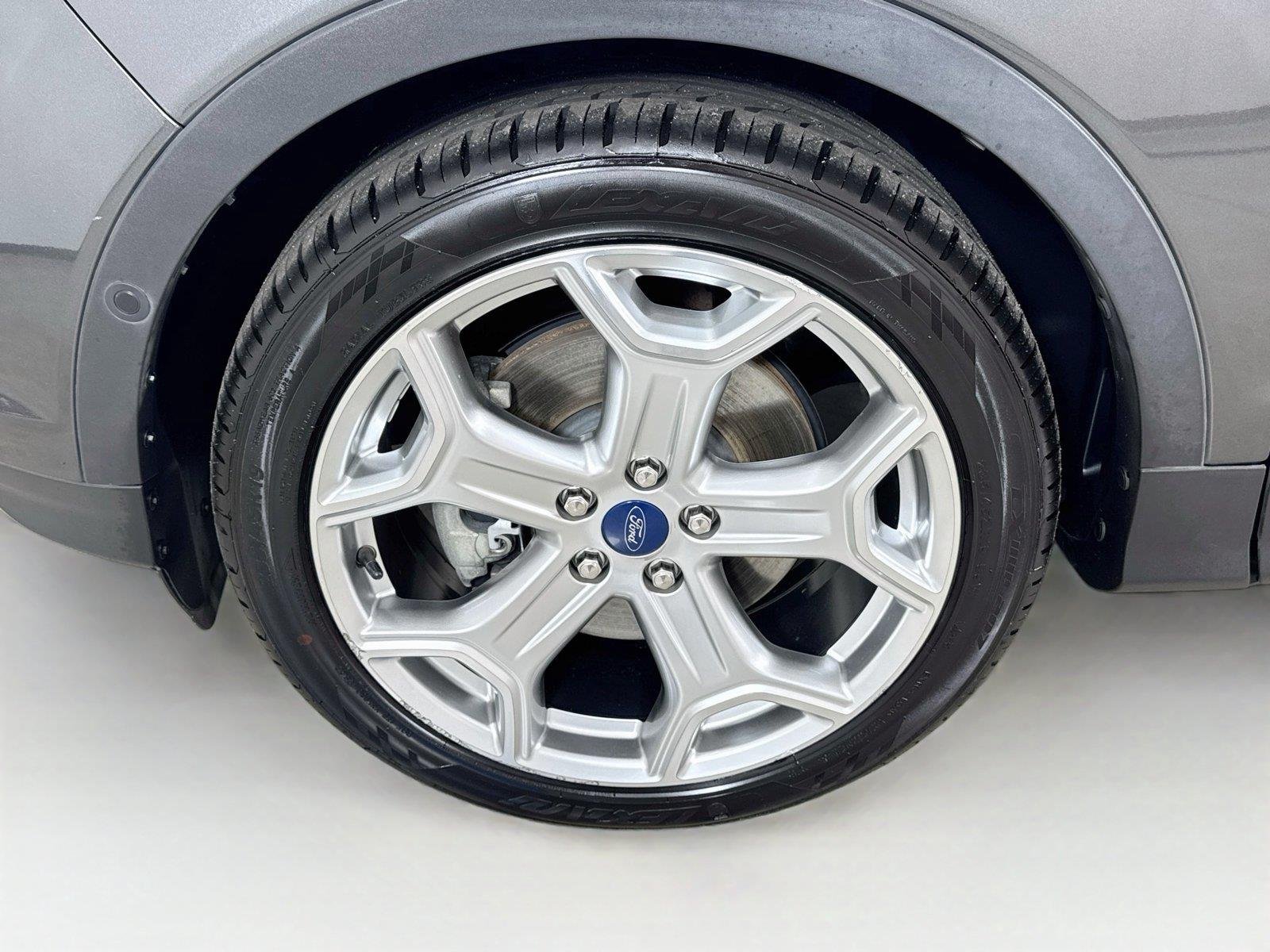 Used 2019 Magnetic Ford Titanium image 31