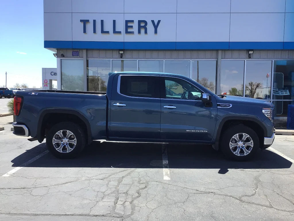 2024 GMC Sierra 4WD Crew Cab Short Box SLT's photo