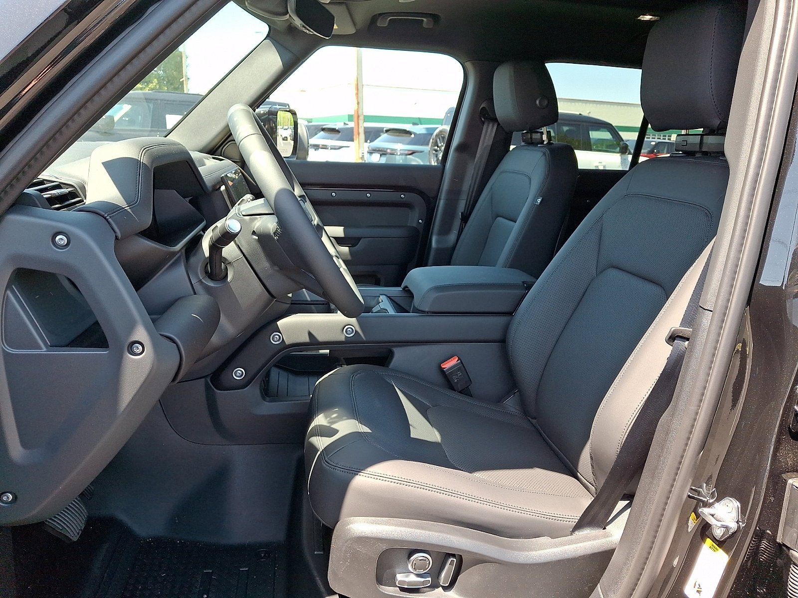 New 2026 Santorini Black LAND ROVER S image 9