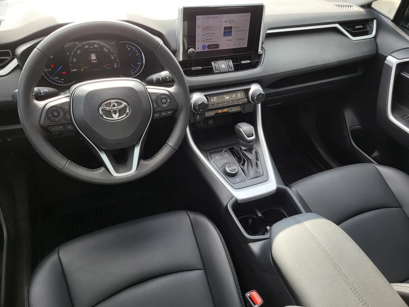 Used 2024 Silver Toyota XLE Premium image 18