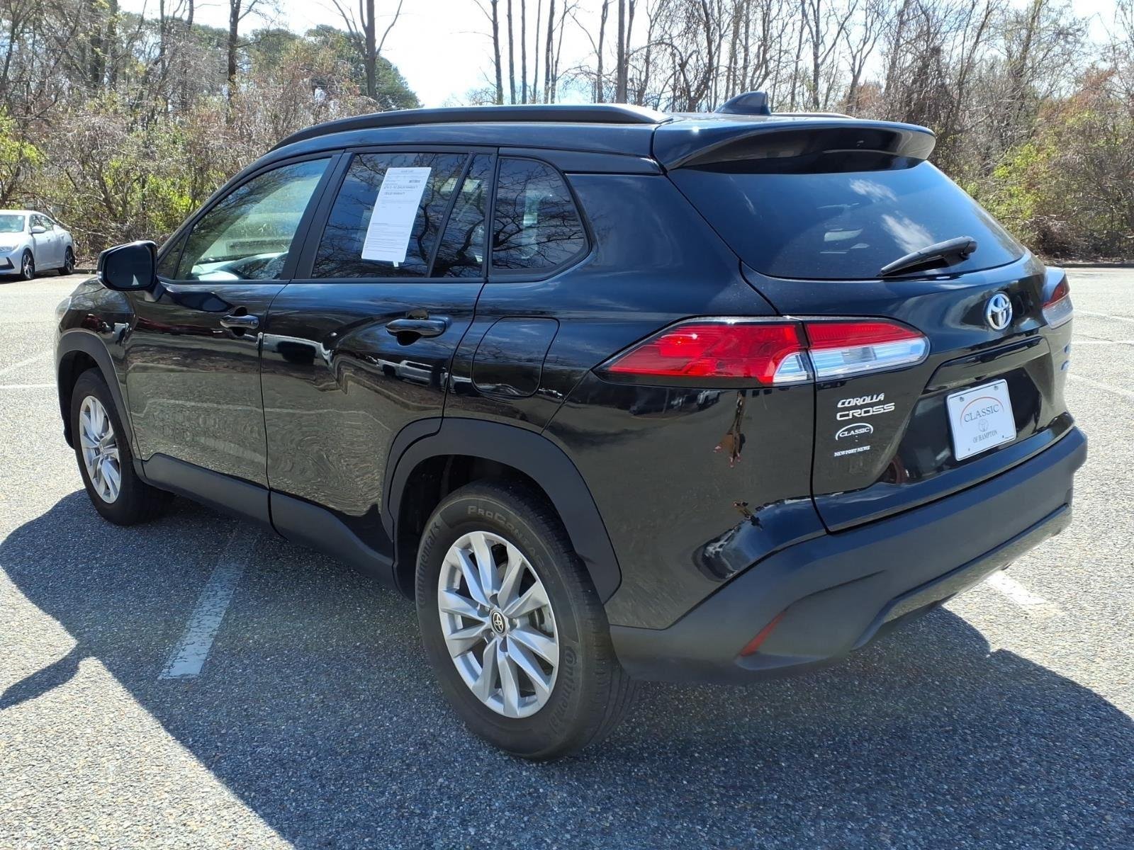 2022 Toyota Corolla Cross LE - Photo 13