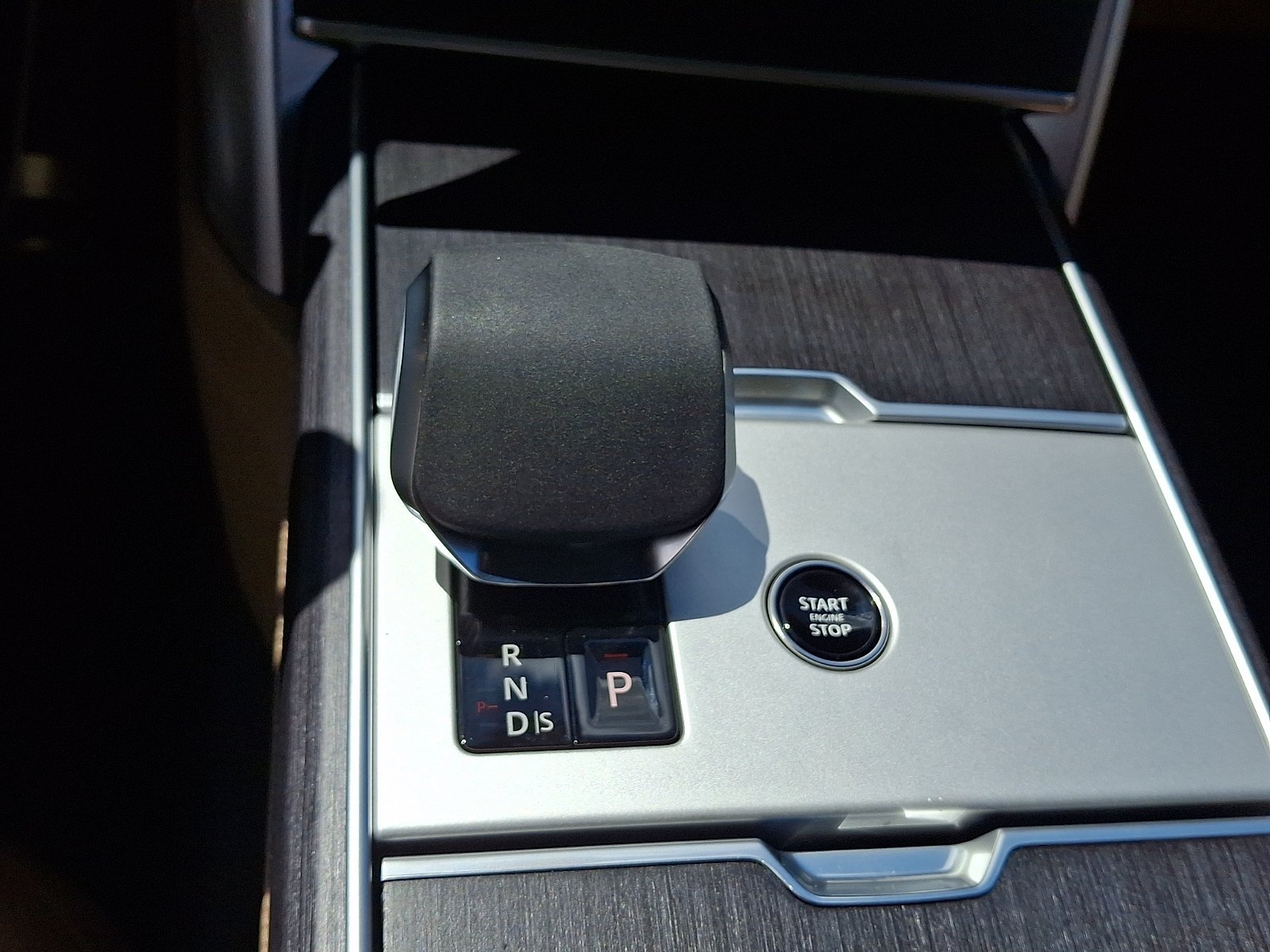 New 2026 Santorini Black LAND ROVER SE image 12