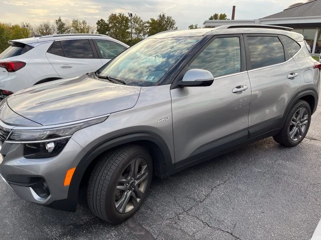Used 2021 Gray Kia S image 3