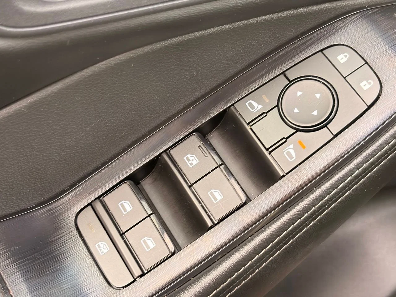 Used 2025 Baja Storm Metallic Nissan SV image 21