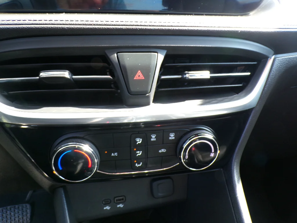 Used 2024 Ocean Blue Metallic Buick Sport Touring image 19