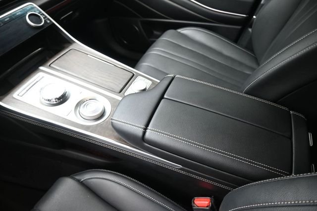 Used 2023 White Genesis 3.5T image 31