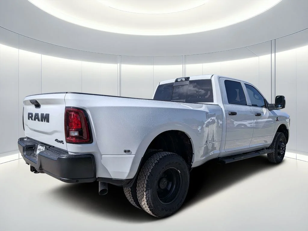 New 2026 Bright White Clear-Coat Exterior Paint RAM Tradesman image 4