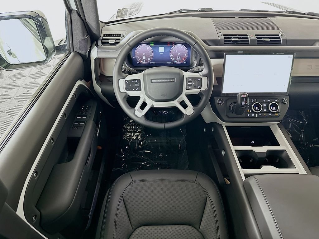 New 2026 Fuji White Land Rover X-Dynamic SE image 25