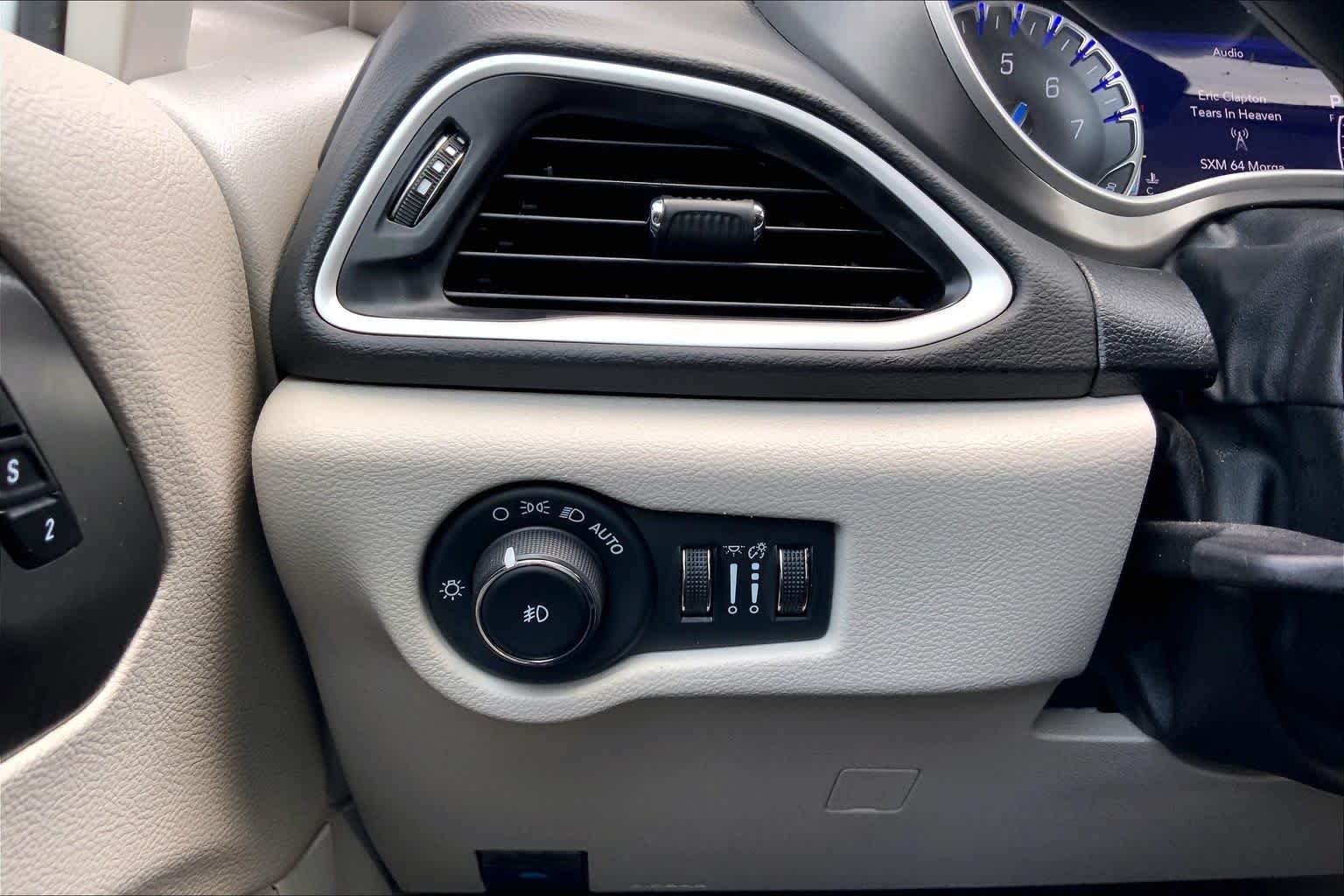 Used 2024 Bright White Clearcoat Chrysler Touring L image 35