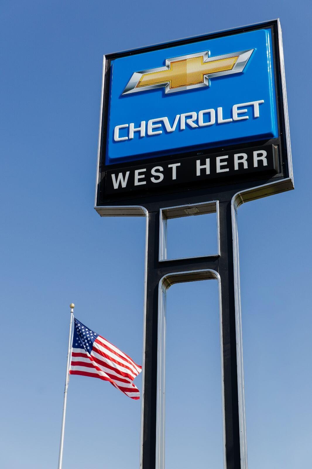 Used 2019 Oxford White Ford SEL image 34