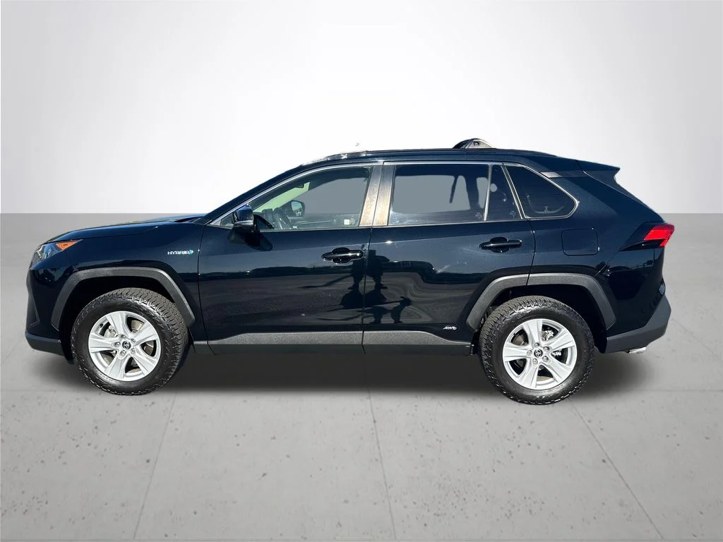 Used 2020 Black Toyota LE image 10