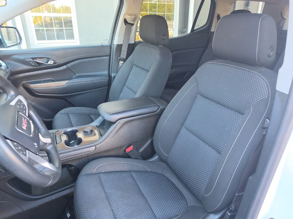 Used 2023 White GMC SLE image 10