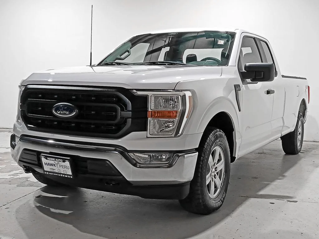 Used 2021 White Ford XL image 3