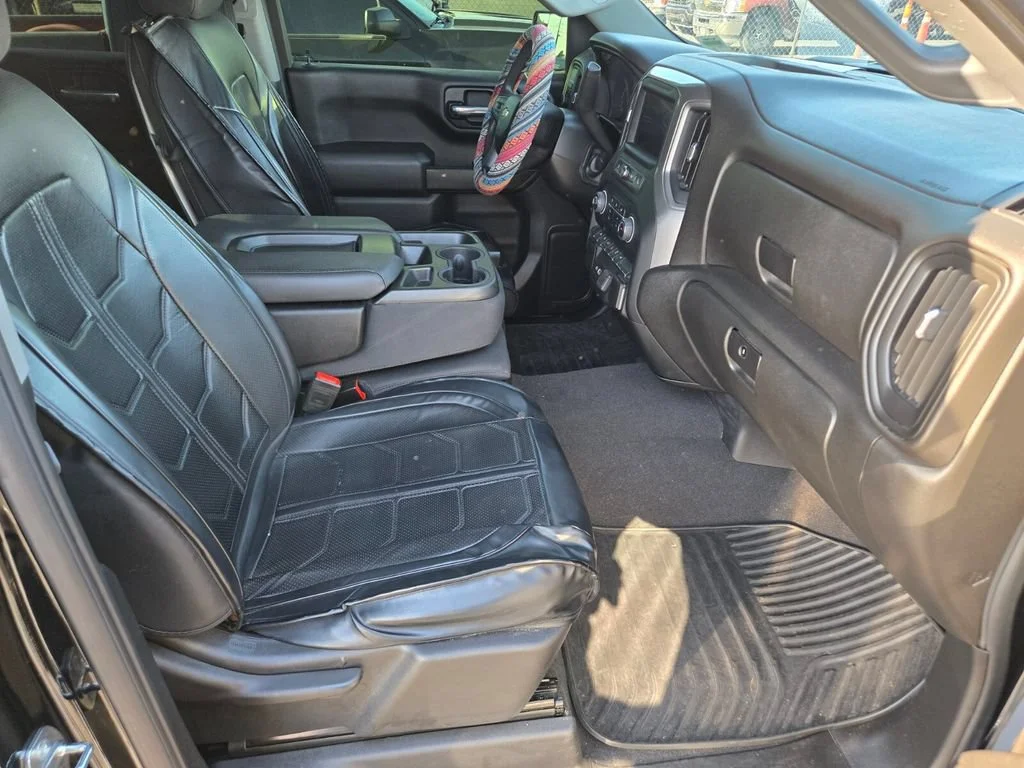 Used 2023 BLACK Chevrolet Custom image 3