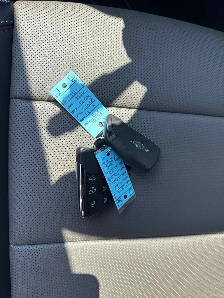 Used 2026 Blue Smoke Metallic Chevrolet Trail Boss - Max Range image 33