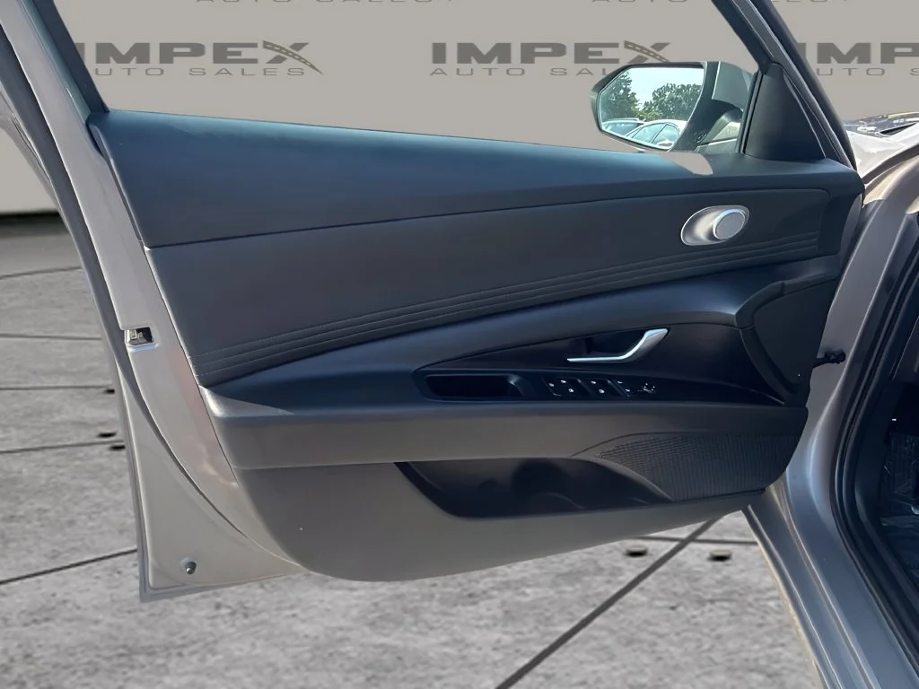 Used 2021 Silver Hyundai SEL image 21