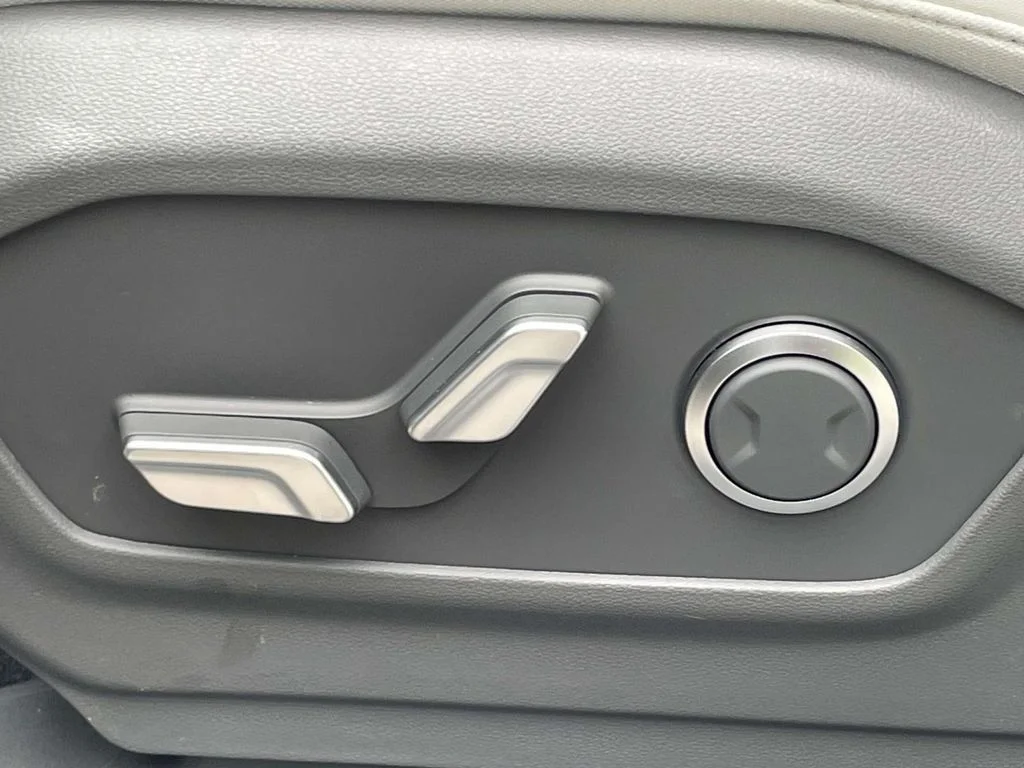 New 2026 White Hyundai SEL image 18