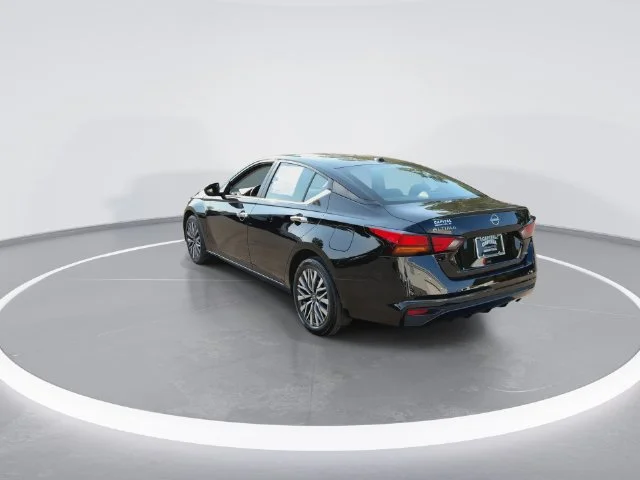 Used 2025 Black Nissan 2.5 SV image 7