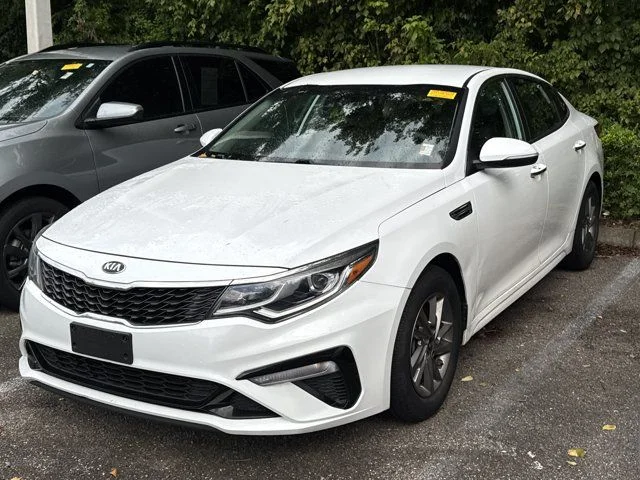 Used 2019 White Kia LX image 3