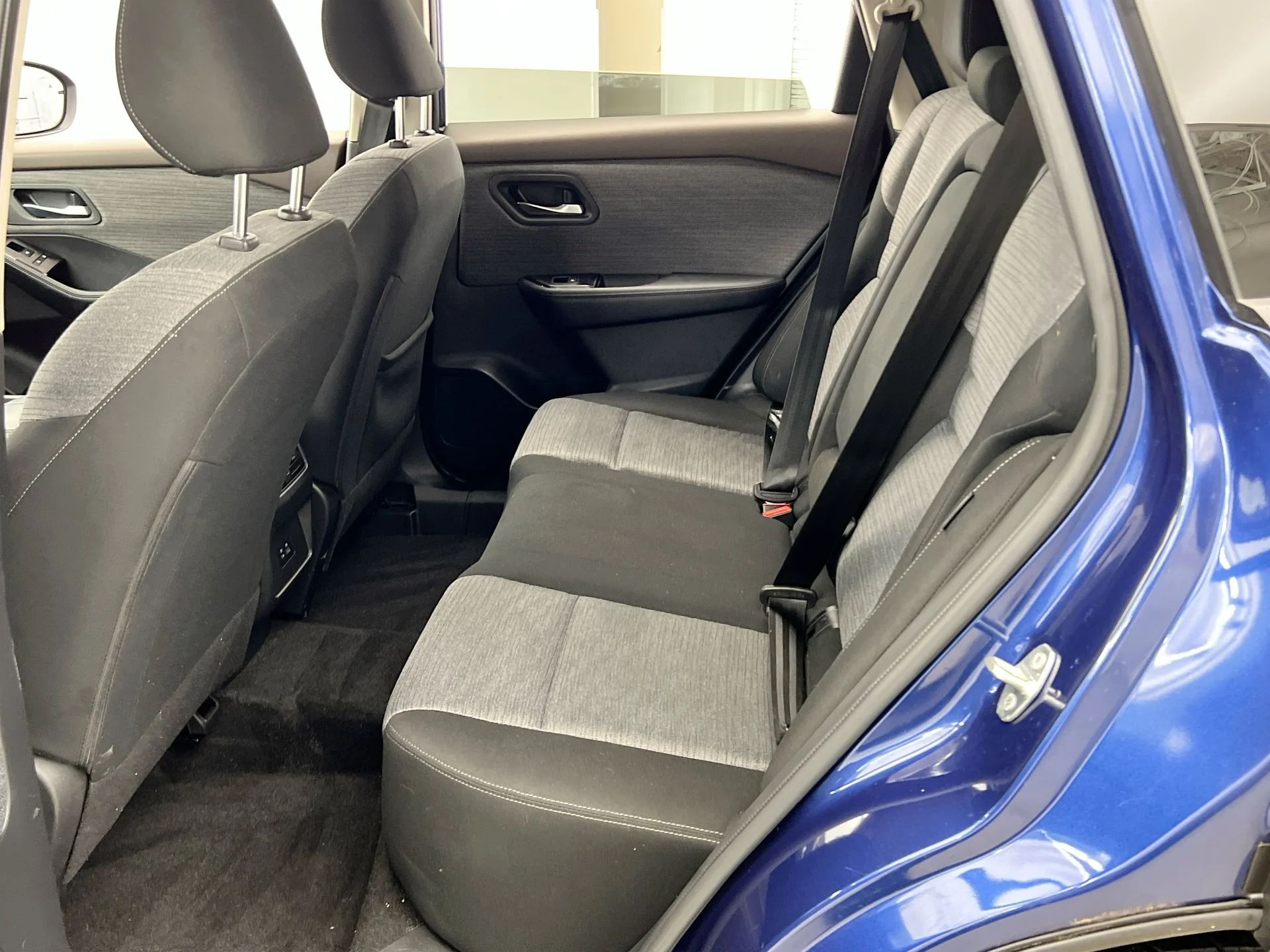 Used 2023 Blue Nissan SV image 11