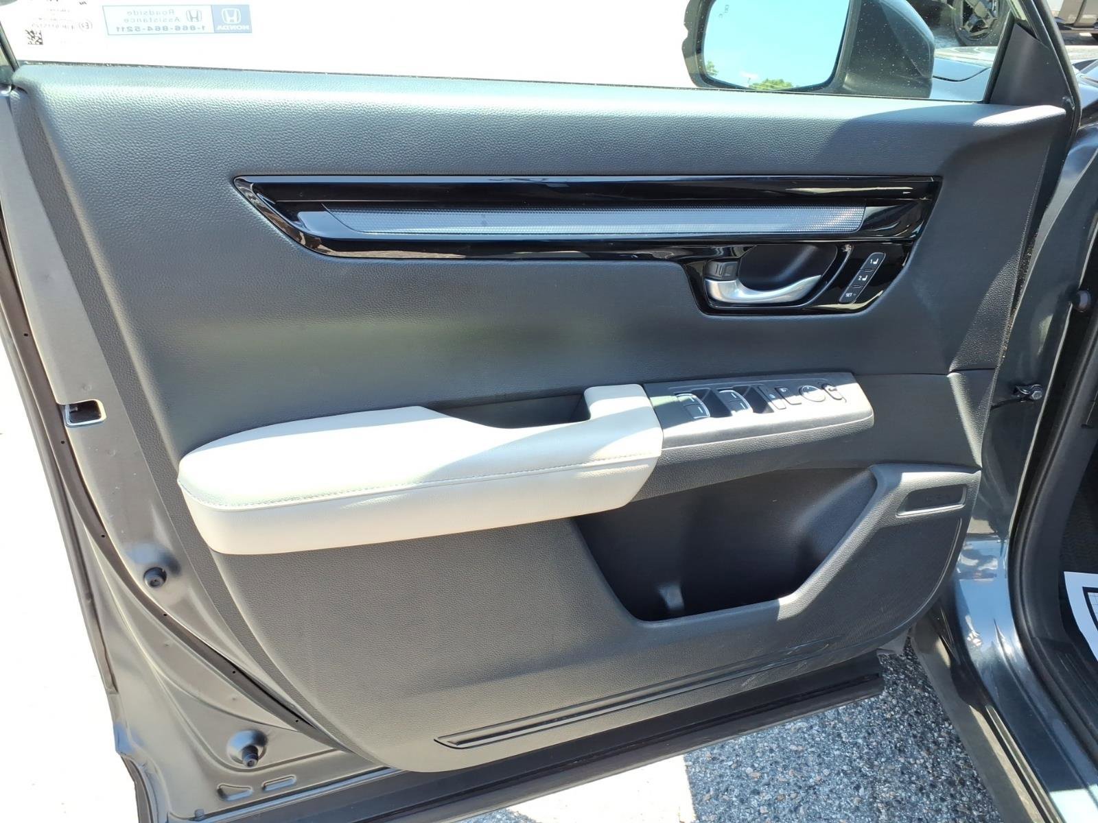 Used 2023 Lunar Silver Metallic Honda EX-L image 19