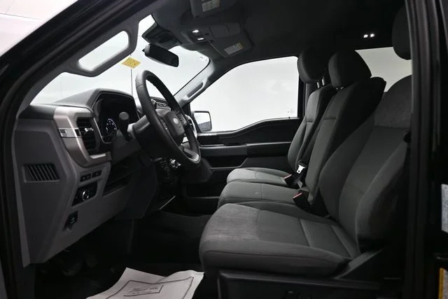 Used 2023 Black Ford XLT image 9