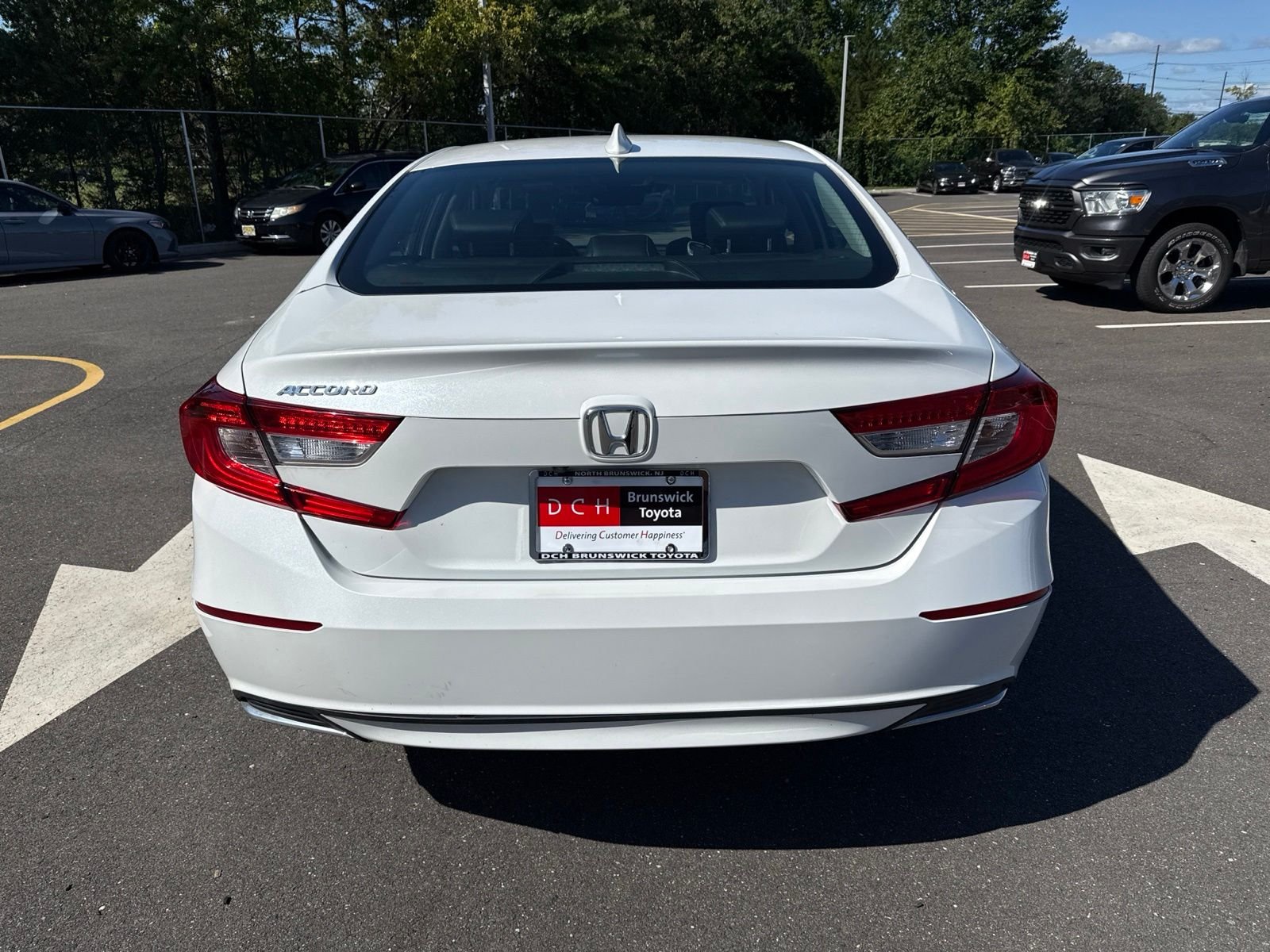Used 2018 White Honda EX-L image 6