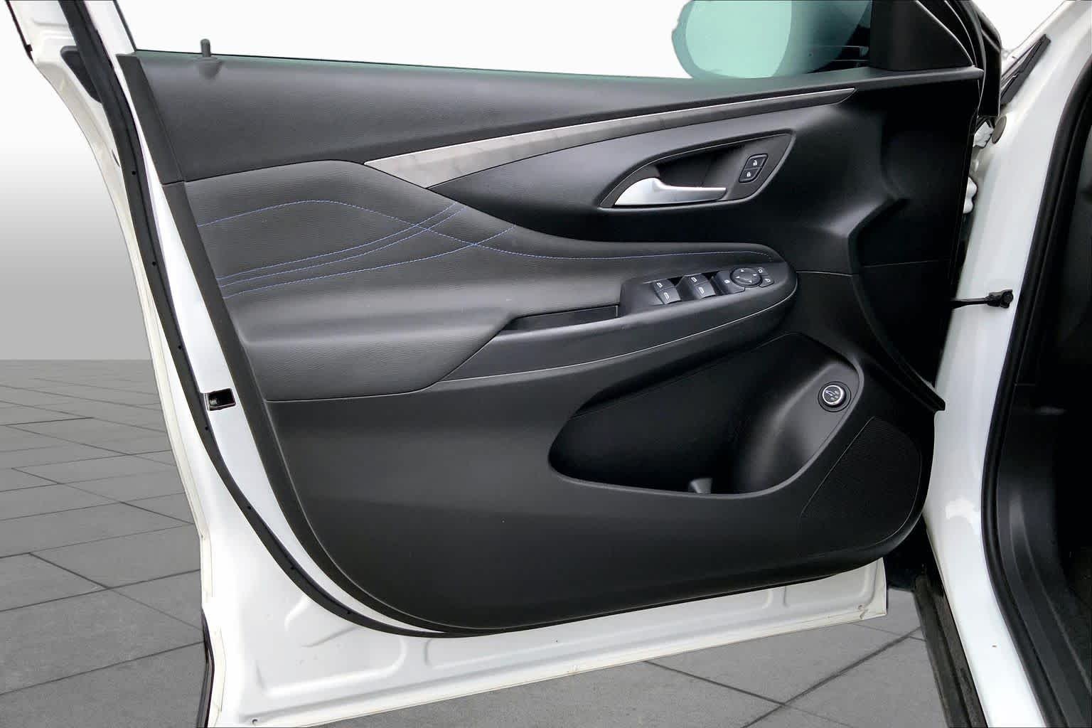Used 2024 Summit White Buick Sport Touring image 19