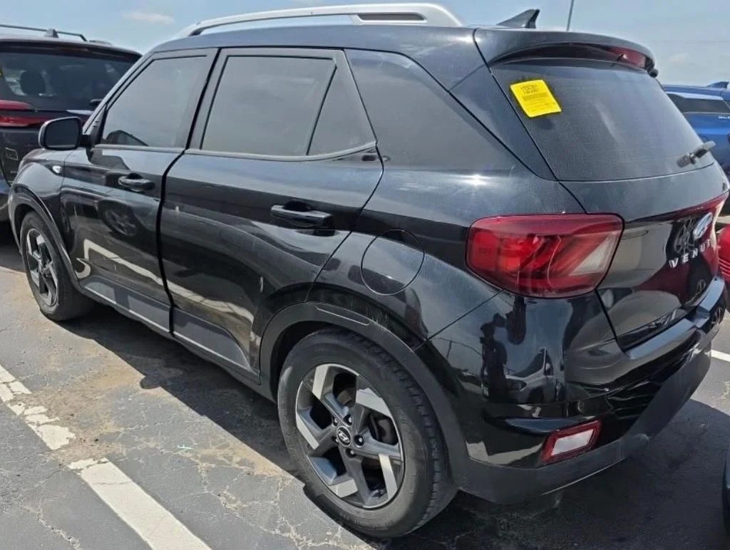 Used 2021 Black Hyundai SEL image 6