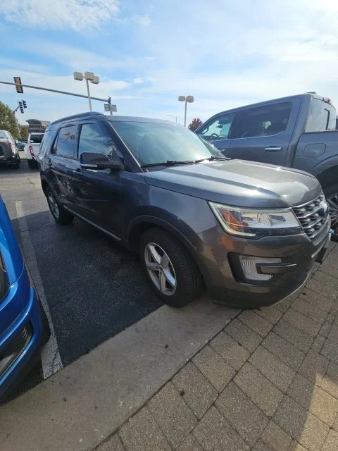 Certified Used 2017 Magnetic Metallic Ford XLT image 1