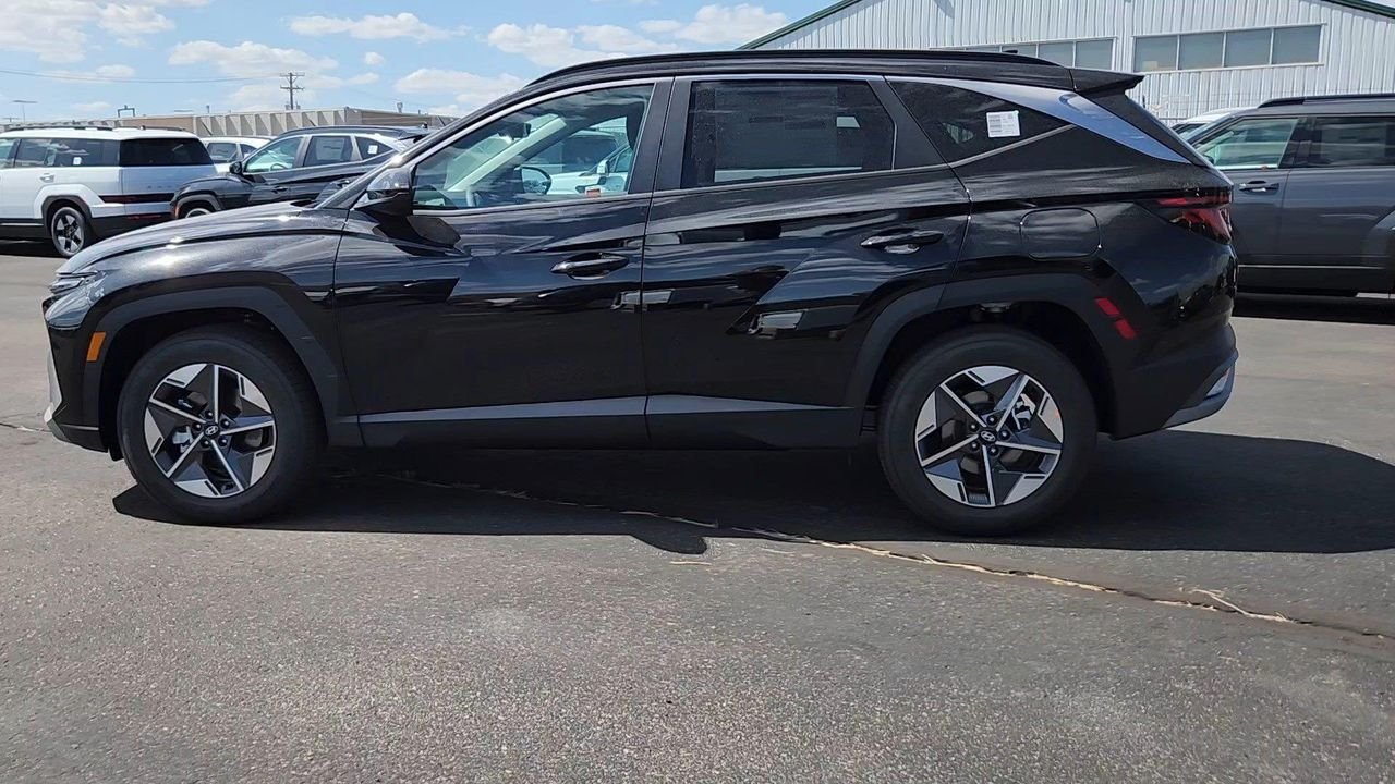 New 2026 Phantom Black Hyundai SEL AWD image 2